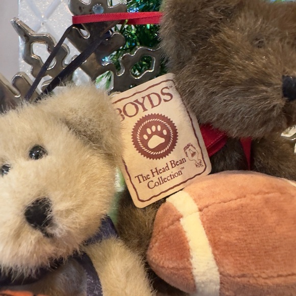 Retired Boyd Bears Sports Collection Football,Basketball and Soccer Bears - Picture 2 of 7